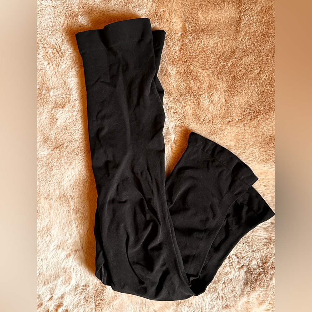 SKIMS Seamless Sculpt Capri Leggings
